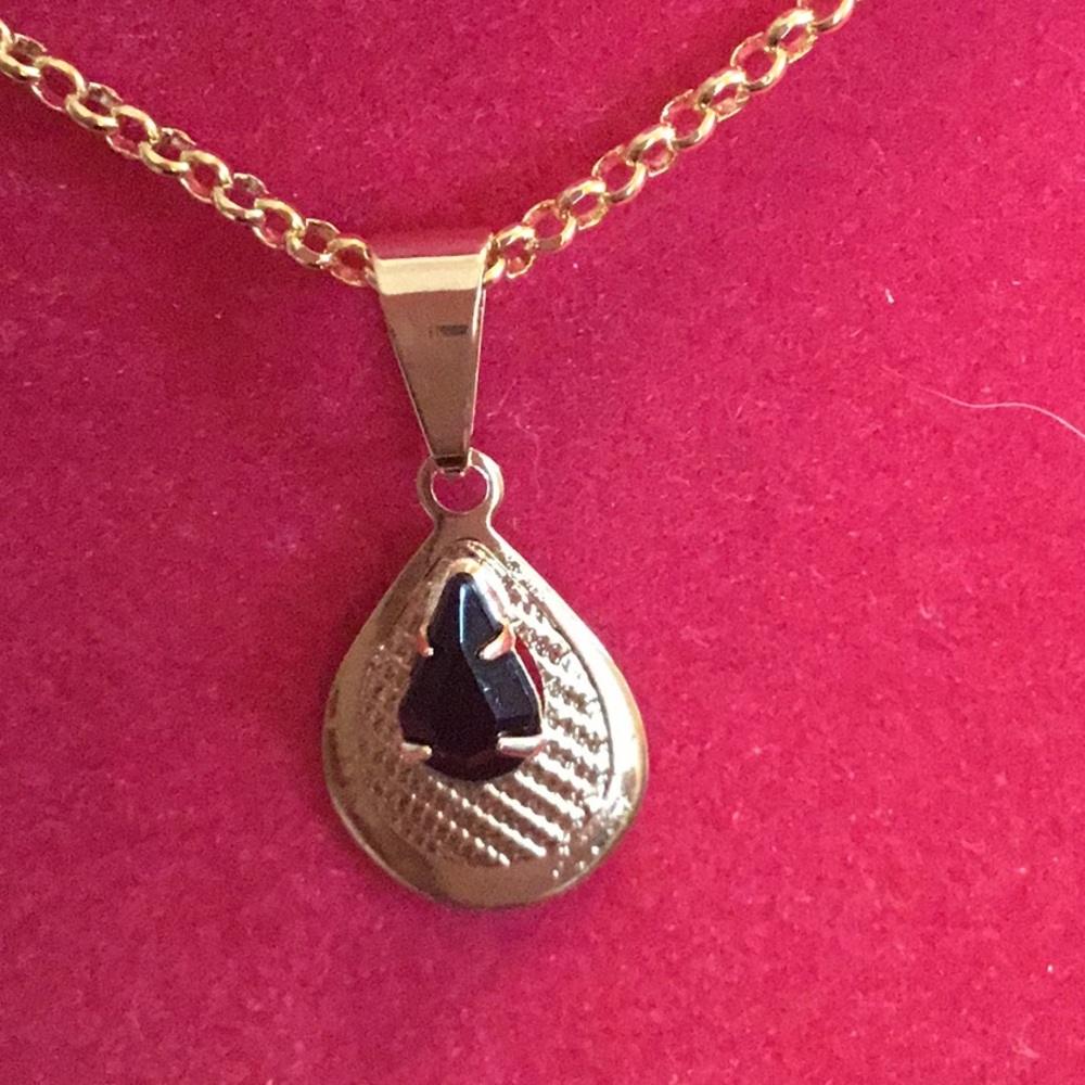 18k gold plated necklace and earrings set - Picture 4 of 4